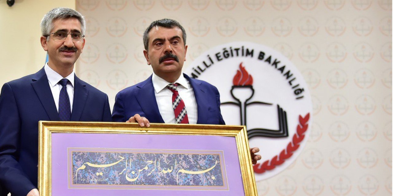 Milli İmam Hatip Bakanlığı Kurulmalı Nazif Yılmaz Buraya Bakan Olarak Atanmalıdır.