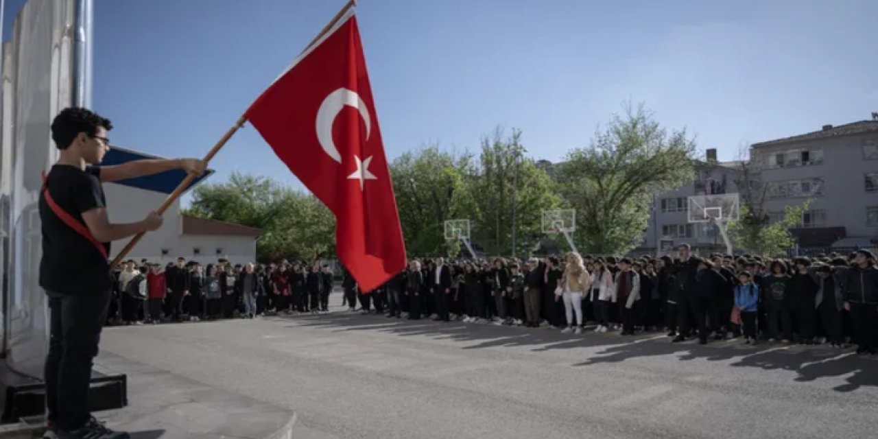 Milyonlarca öğrenci ve öğretmen ara tatilin ardından dersbaşı yaptı