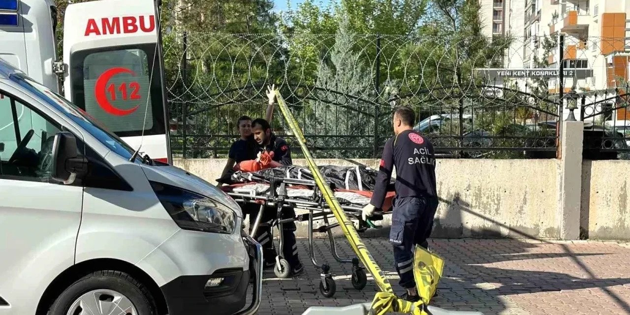 Eşinden boşanan öğretmen, kendini 14. kattan boşluğa bıraktı