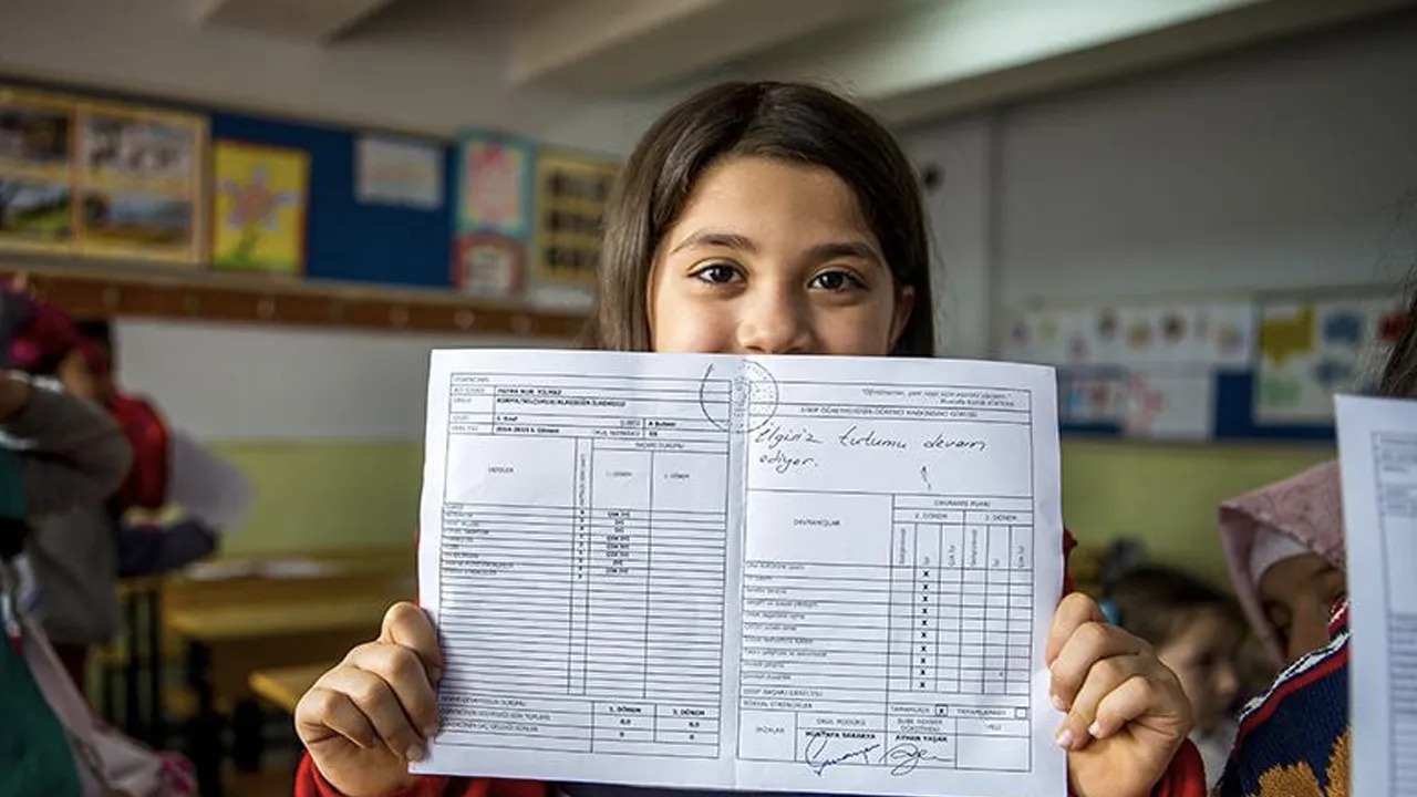 MEB’den yeni karne düzenlemesi! Öğretmenler artık bu şekilde karne dolduracak