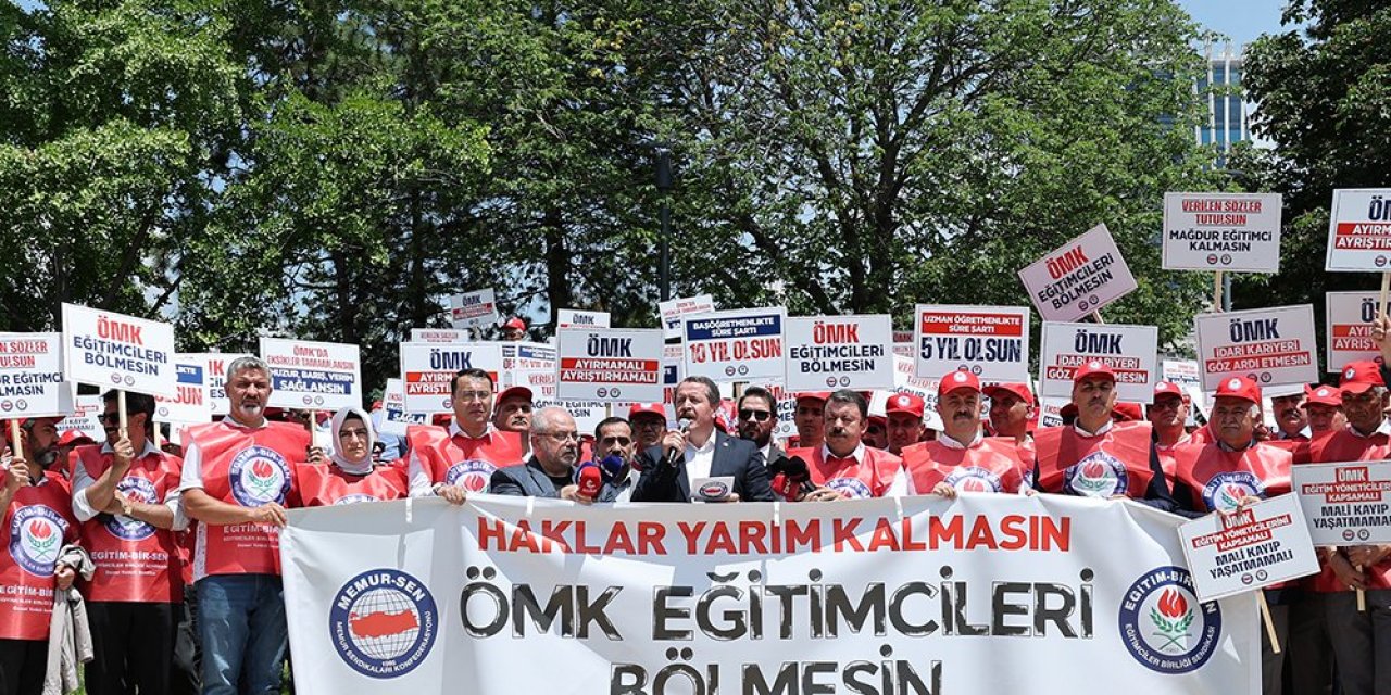 EBS Öğretmenlik Meslek Kanunu Gündemiyle TBMM Önünde Eylem Yaptı