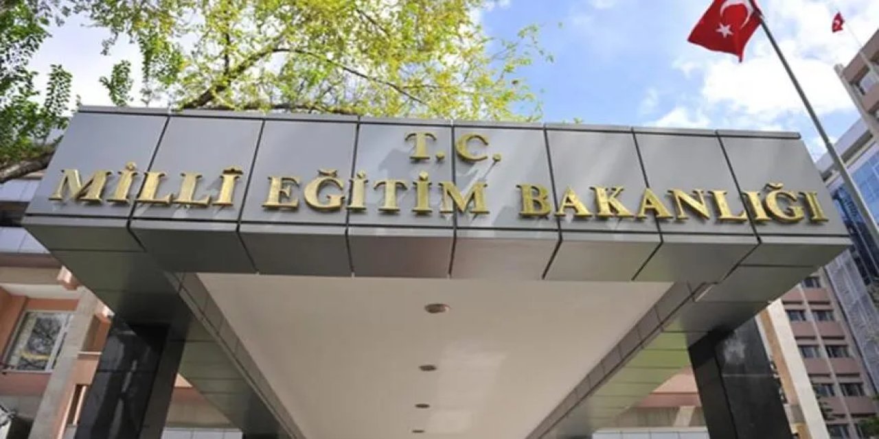 İl Milli Eğitim Müdür Yardımcısı Görevinden İstifa Edip Öğretmenliğe Döndü