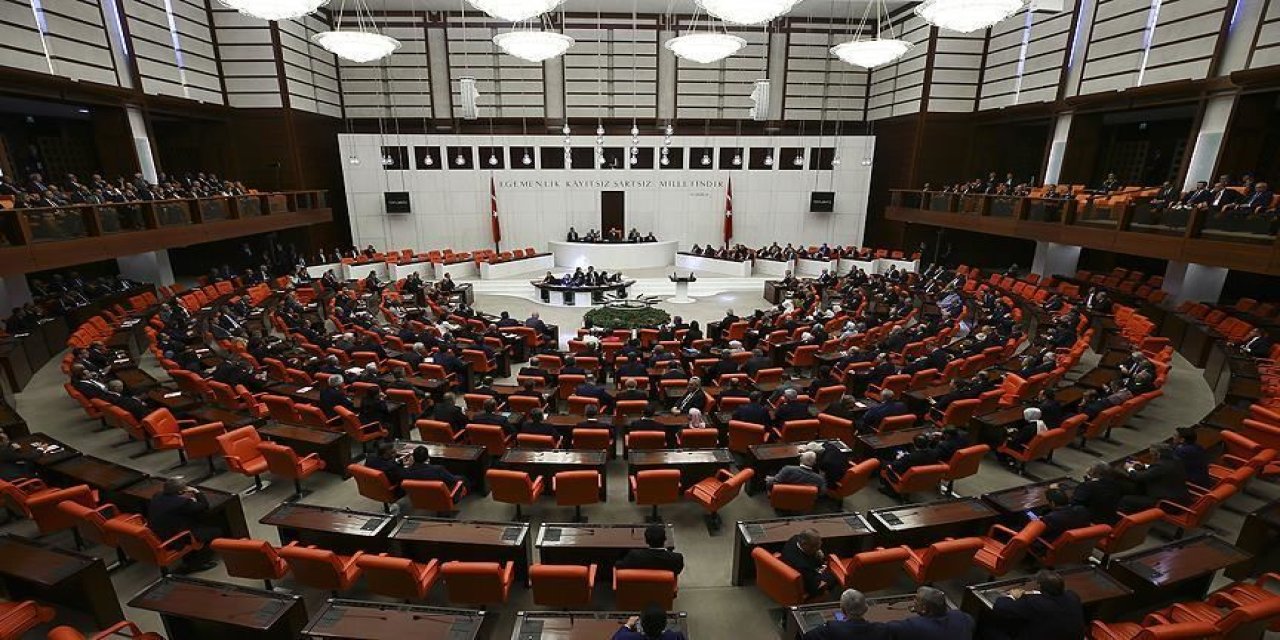 Ak Parti'den açıklama: Öğretmenlik Meslek Kanunu ile ilgili yeni gelişme