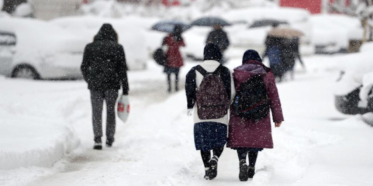 Meteorolojiden kar yağışı uyarısı: Akşam saatlerinde pek çok ilde tatil haberi gelebilir!